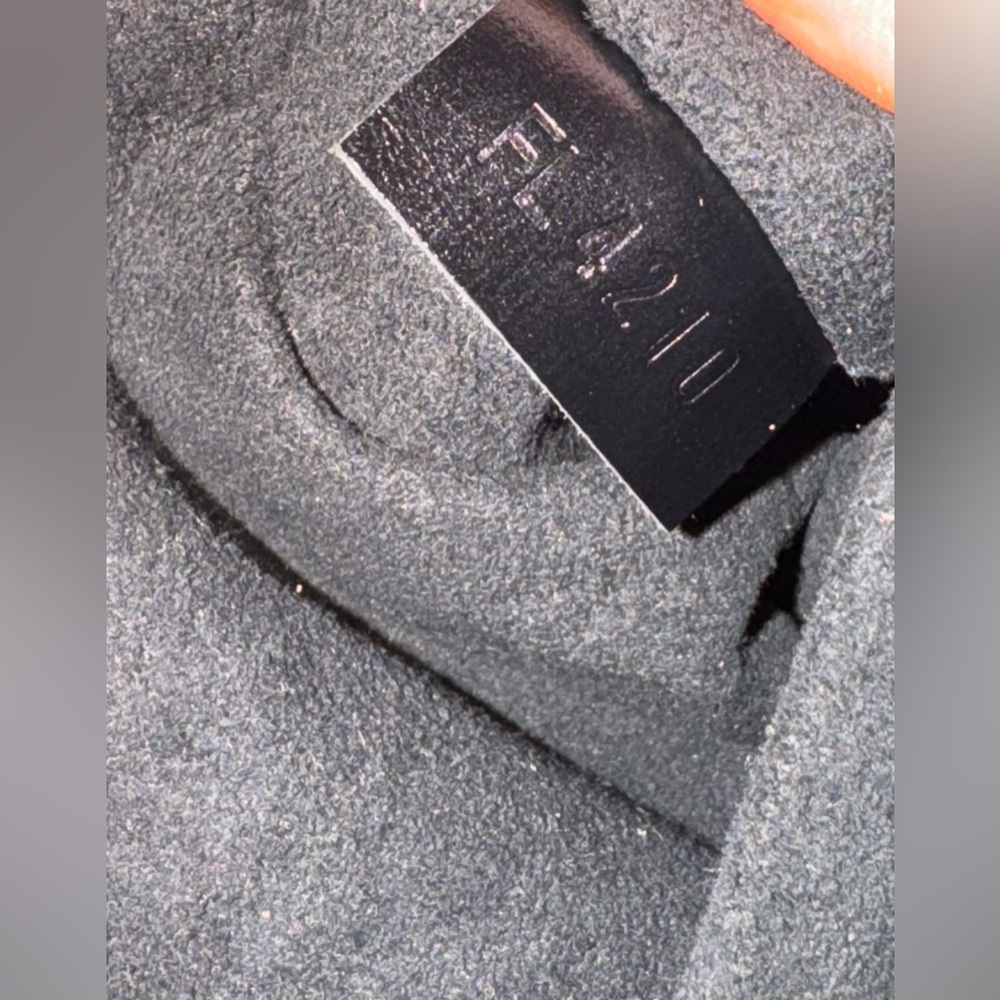 Louis Vuitton Reverse Monogram Vanity PM - Picture 9 of 14